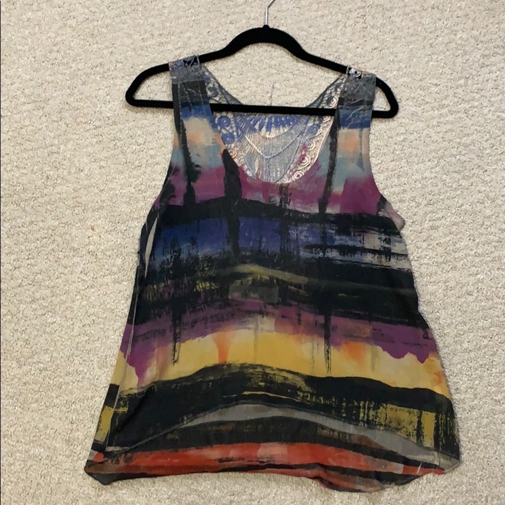 Multicolor high low tank